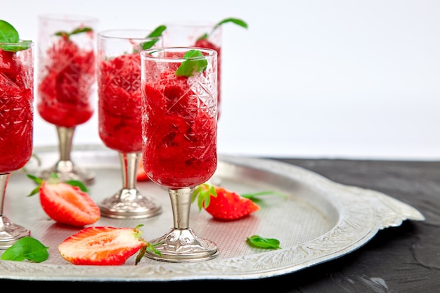 Zomer verfrissende aardbei granita