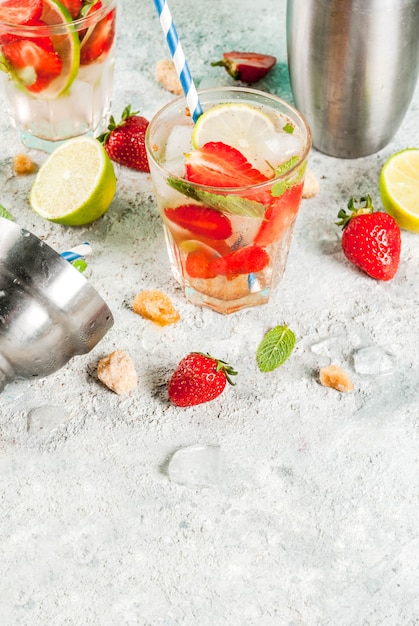 Zomer verfrissing drankje, aardbei mojito cocktail