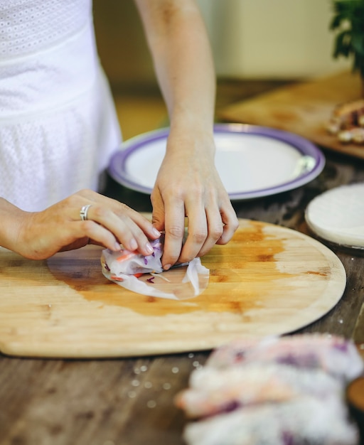 Zomerbroodje gevuld met verse groenten