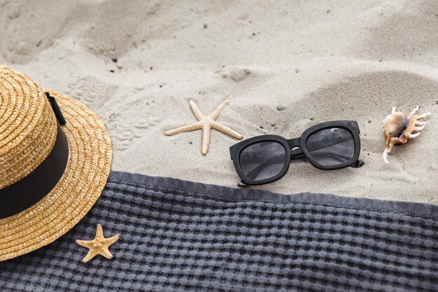 Zomerconcept strandspullen op zand