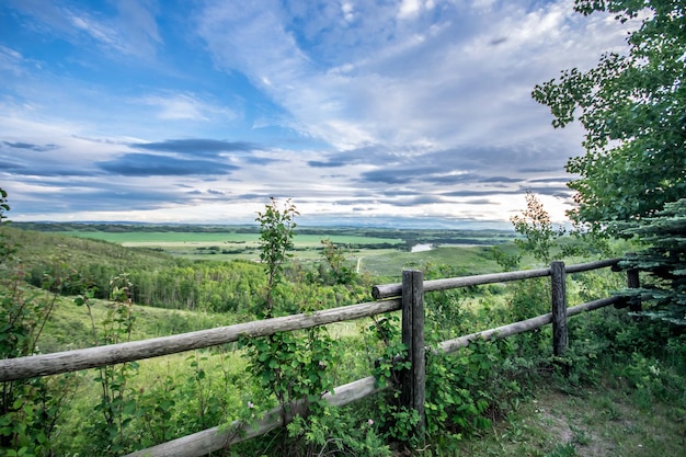 Zomerdagtocht naar Glenbow Ranch Provincial Park in de buurt van Cochrane, Alberta, Canada.