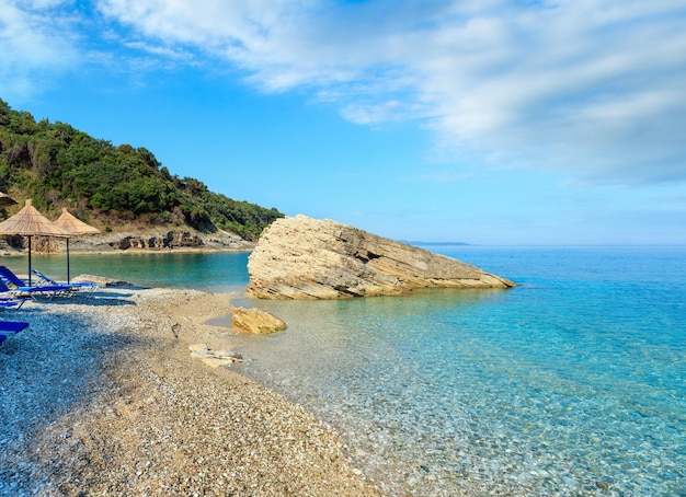 Zomerochtend Pulebardha strand Albanië