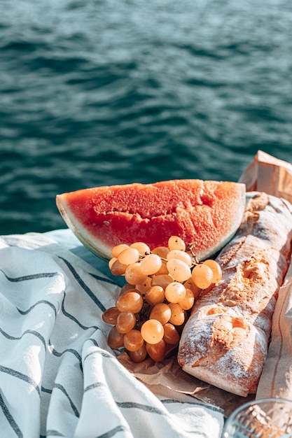 Zomerpicknick op een strand