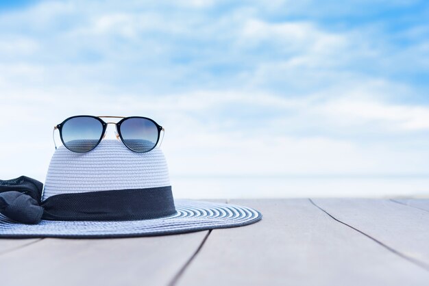 Zomerseizoen op het strand. ontspannen vakantie en kopieer ruimte voor tekst