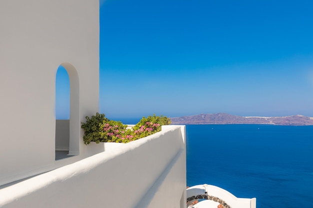 Zomervakantie panorama, luxe beroemde bestemming van Europa. Witte architectuur in Santorini, Griekenland.