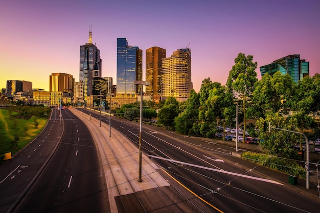 Zomerzonsondergang boven Melbourne