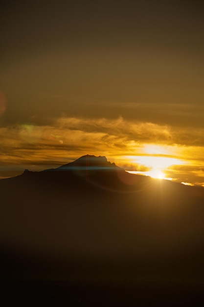 Zon over Malinche-vulkaan in Puebla Mexico