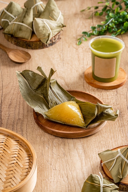 zongzi 또는 bakcang 중국 짭짤한 찹쌀 만두