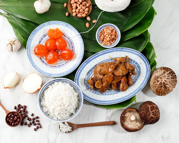 Zongzi Ingrediënt Voorbereiding Heerlijke Traditionele Rijst Knoedel Voedsel voor Dragon Boat Duanwu Festival