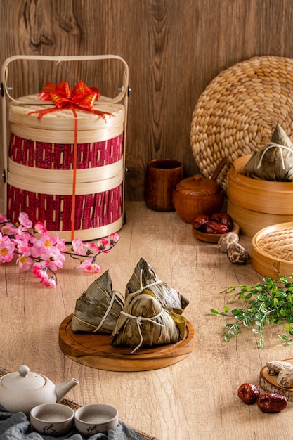 Zongzi of bakcang chinese hartige kleverige rijst dumplings