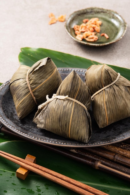 Пельмени Zongzi риса для еды фестиваля лодок-драконов Duanwu