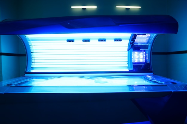 Zonnebank lichte machine blauwe kleur