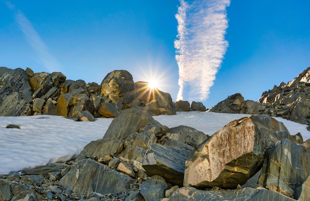 Zonnegloed en chemische sleep op de Franz Josef-gletsjer in de zuidelijke alpen
