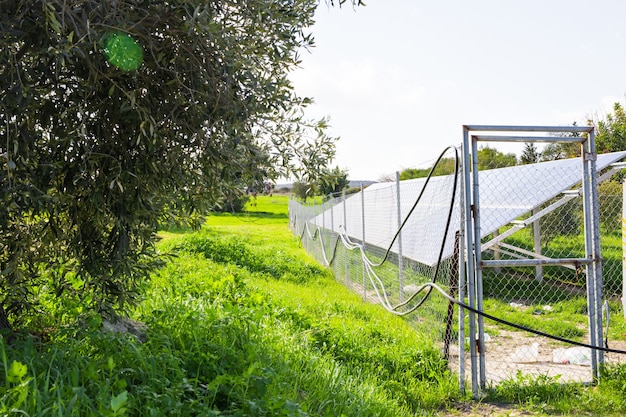 Zonnepaneel produceert groene, milieuvriendelijke energie van de zon.