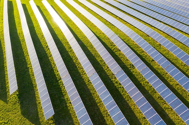 Zonnepanelen boerderij schone energie