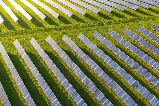 Zonnepanelen boerderij schone energie