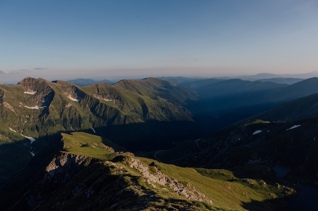 Zonsondergang, berglandschap in de Karpaten, Fagaras, Roemenië, buitenshuis