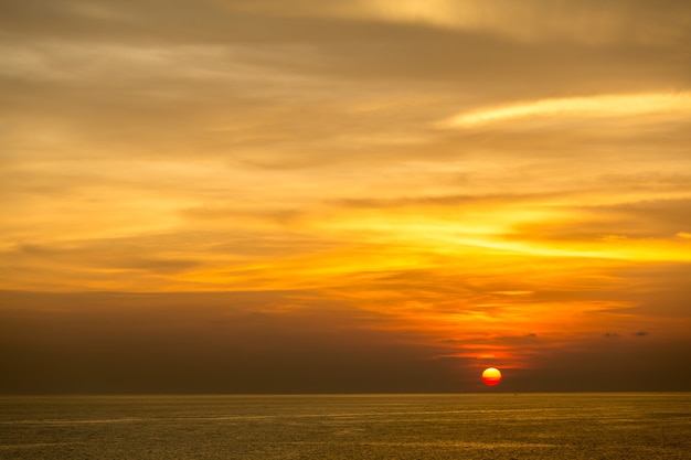 Zonsondergang bij de Andamanzee