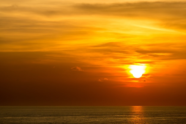 Zonsondergang bij de Andamanzee