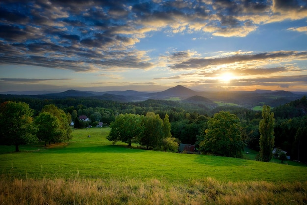 Zonsondergang in Boheems Zwitserland, Tsjechië