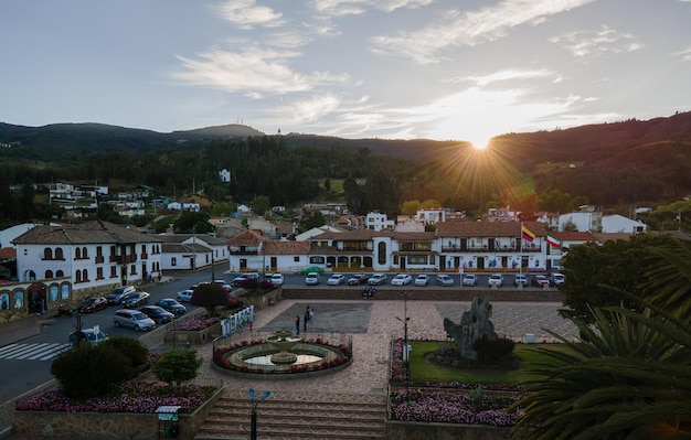 Foto zonsondergang in de colombiaanse stad