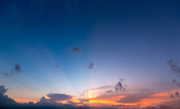 Zonsondergang lucht