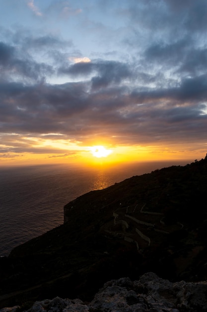 Zonsondergang op de Dingli-kliffen op Malta