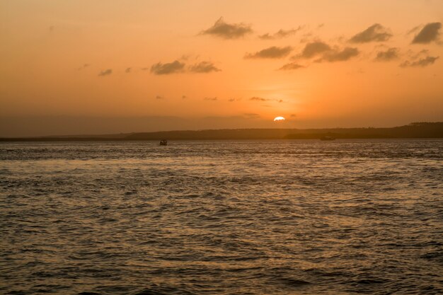 Zonsondergang op de whater. Brazilië