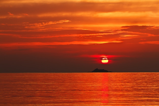 Zonsondergang op het eiland Ko Phangan