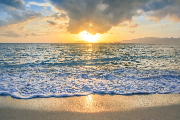 Zonsondergang op het strand