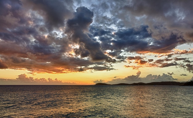 zonsondergang over de oceaan