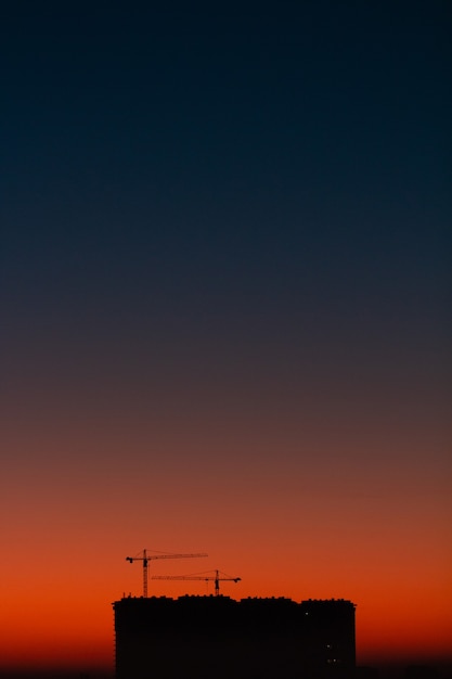 Foto zonsondergang over de stad