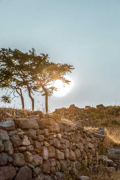 Zonsondergang vanaf het Byzantijnse middeleeuwse kasteel van Myrina in Lemnos of Limnos Grieks eiland noordelijke Egeïsche Zee