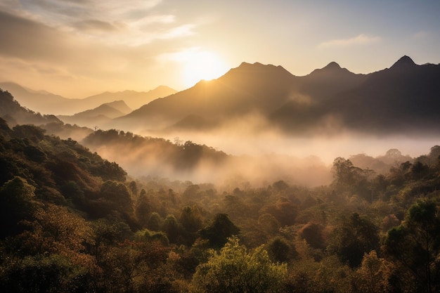 Zonsopgang boven de bergen in de bergen