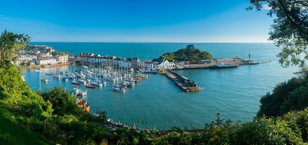 Zonsopgang boven het toeristische stadje Ilfracombe in Devon