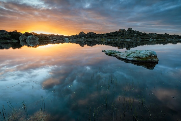 Zonsopgang in de barruecos extremadura spanje