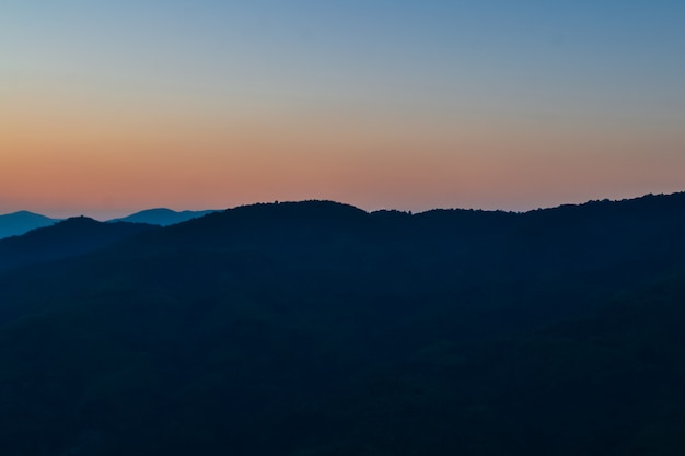 Zonsopgang op de berg