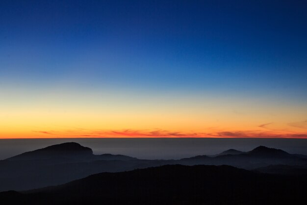 Zonsopgang op doi inthanon