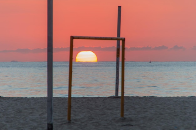 Zonsopgang op het strand van Copacabana in Rio de Janeiro, Brazilië