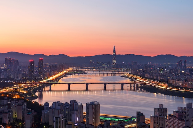 Zonsopgangochtend bij Han River in Seoel Zuid-Korea