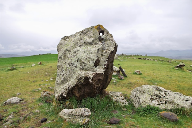 Zorats karer, karahunj - oude ruïnes in armenië