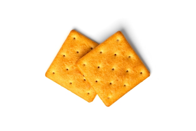 Zoute crackers geïsoleerd op een witte achtergrond