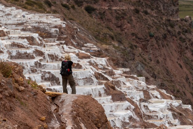 zoutpannen van maras in de heilige vallei van de inca's urubamba cuzco peru