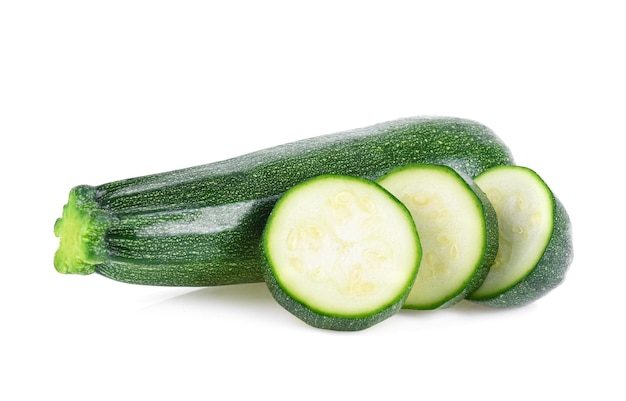 Foto zucchini isolate su sfondo bianco