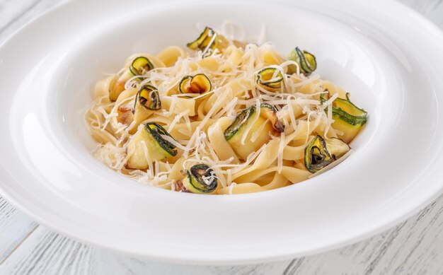 Zucchini tagliatelle pasta