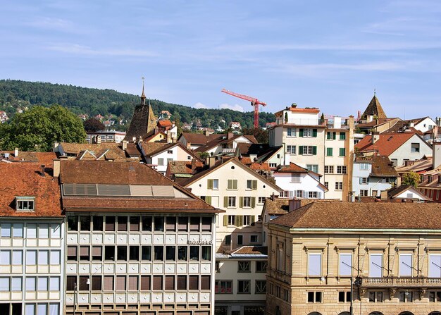 Zürich, Zwitserland - 2 September 2016: Dak van het stadscentrum van Zürich, Zwitserland. Gezien vanaf de heuvel Lindenhof.