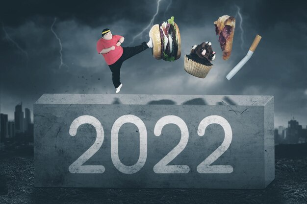 Zwaarlijvige man schopt junkfood boven de cijfers van 2022