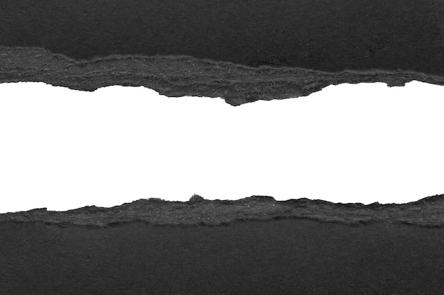 Zwart gescheurd papier gescheurde randen strips geïsoleerd op een witte achtergrond
