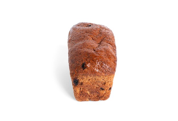 Zwart, roggebrood met gedroogd fruit op een witte achtergrond. Hoge kwaliteit foto