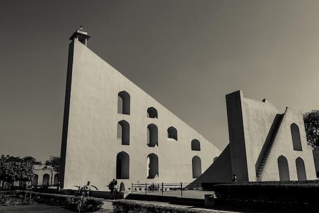 Zwart-wit astronomische instrumenten bij Jantar Mantar observatorium Jaipur India